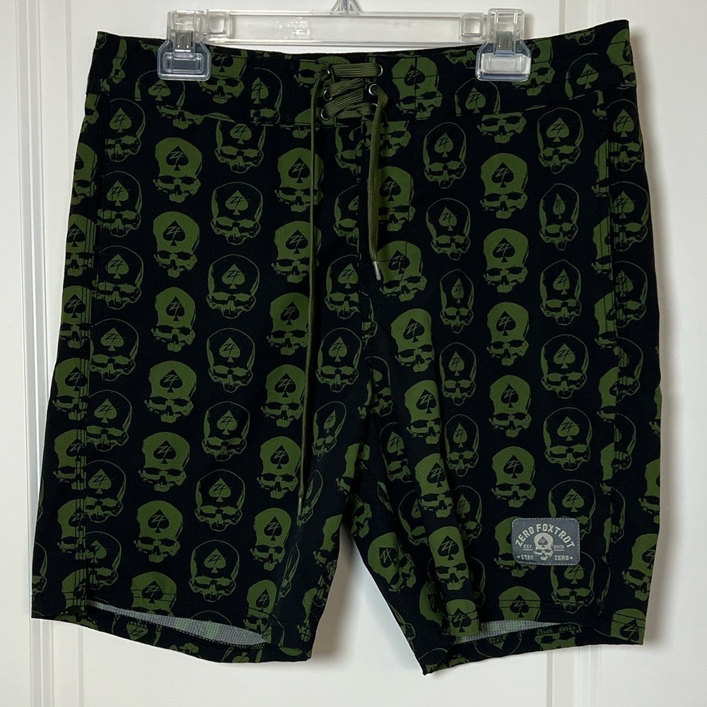 Zero Foxtrot Black Green Skull Men's Athletic Shorts Large - Picture 6 of 6